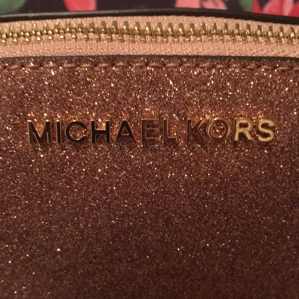 Michael Kors travel pouch - Picture 2 of 5